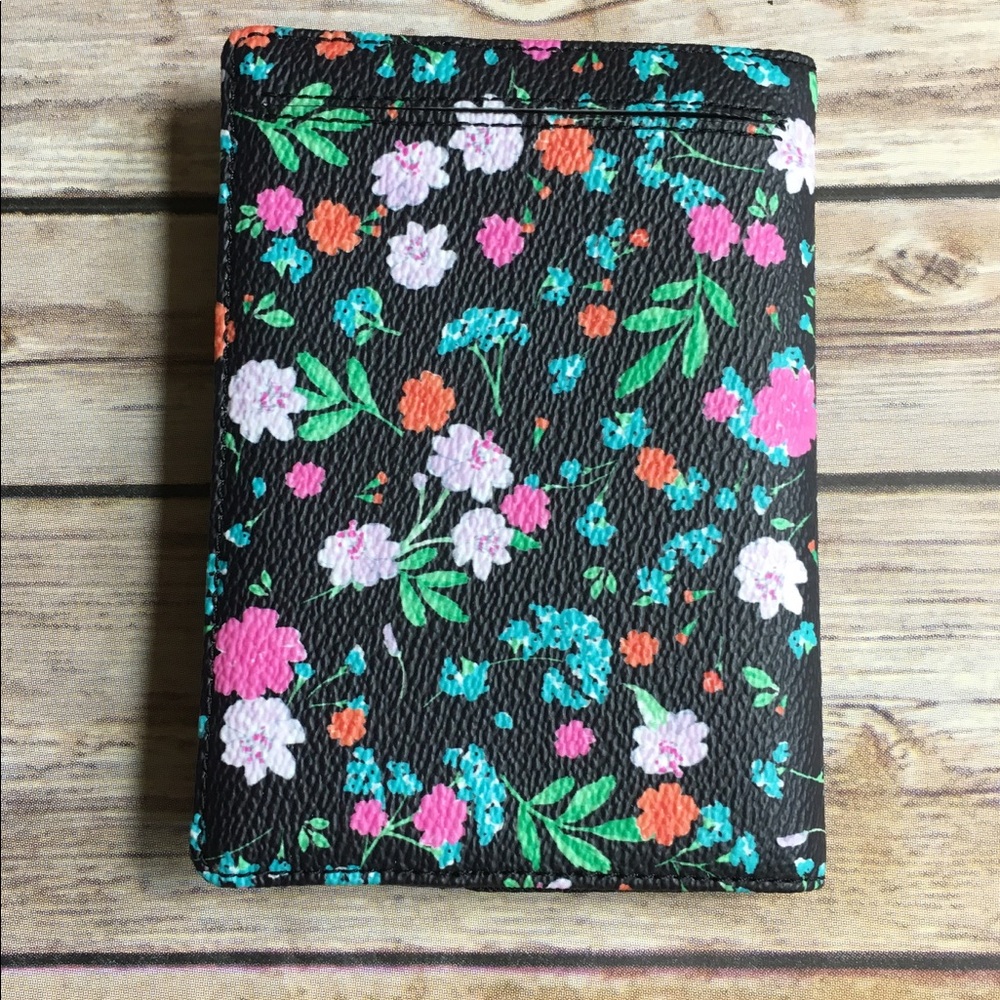 Kate Spade Passport Holder Shore Street Floral Travel Accessories Pink Green - Picture 5 of 9